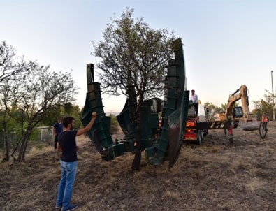 Cumhuriyet ve Birgün yine baltayı taşa vurdu