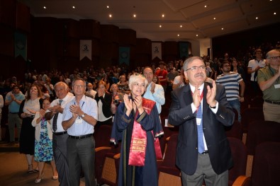 Emekli Hekimden Tıbbiyelilere Tavsiye Açıklaması