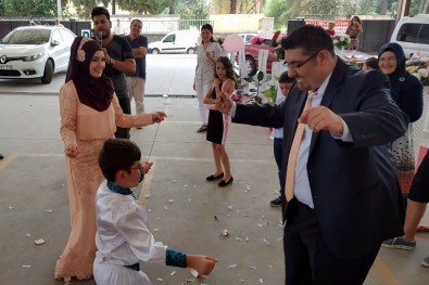 Erkekliğe İlk Adım Zeybekle Kutlandı