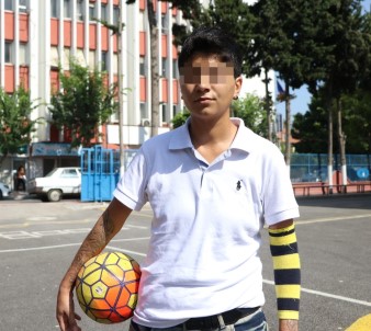 Futbolcu Tuğçe'nin Hayat Hikayesi Yürek Burkuyor