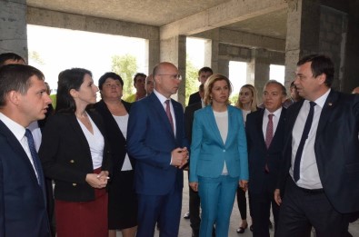 Moldova Başbakanı Filip'ten TİKA'nın Hastane Şantiyesine Ziyaret