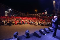 İZMIR MARŞı - Yenimahalle Meydan'a Aktı, Haluk Levent On Binlerle Söyledi
