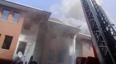 Edirnekapı'da FETÖ'cülerin Eski Yurt Binasında Yangın Çıktı