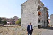 VIRANE - Fevzi Çakmak Muhtarının Atıl Binalardan Başı Dertte