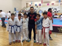 ALMINA - İhlas Koleji Karatede Fırtına Gibi Esti