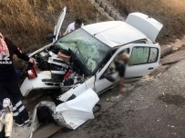 İZMIR ADLI TıP KURUMU - İzmir'de Feci Kaza Açıklaması 2 Ölü