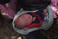 KAÇıŞ - Katliamdan kaçarken doğum yaptı