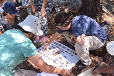 Kazılarda Bin 200 Yıllık Kilise Bulundu