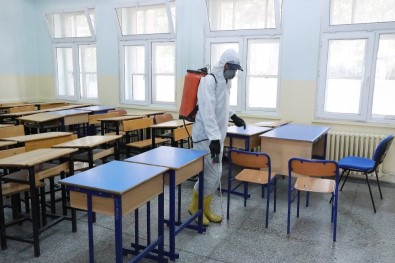 Talas'ta Eğitim-Öğretim Öncesi İlaçlama Yapıldı