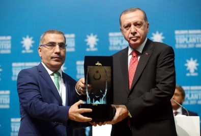 Cumhurbaşkanı Erdoğan'dan Başkan Çelikcan'a Ödül