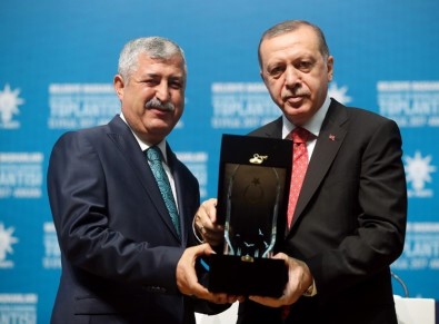 Cumhurbaşkanı Recep Tayyip Erdoğan, Yeşilyurt Belediyesini Ödüllendirdi