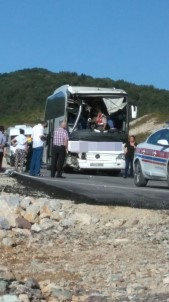 Hafriyat Kamyonu İle Otobüs Çarpıştı Açıklaması 5 Yaralı