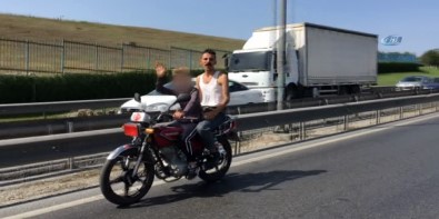 İstanbul Trafiğinde 'Çocuk Sürücü' Şaşkınlığı