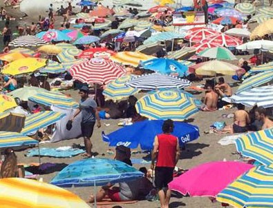 Plajda alkol alan 2 kadın doktora para cezası