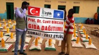 AFRİKALI - Rektör Bircan, Açtırdığı Su Kuyularının Ardından Afrika'da 100 Aileye Gıda Yardımı Yaptı