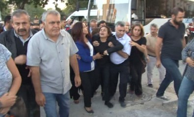 Tutuklu HDP'li Tuğluk, Annesinin Cenazesine Katıldı