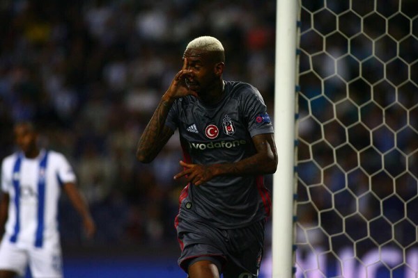 Beşiktaş'ta Talisca Porto taraftarlarının ıslıklarına golle cevap verdi