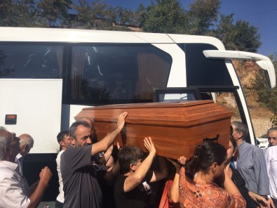 Aysel Tuğluk'un Annesinin Cenazesi Tunceli'ye Getirildi