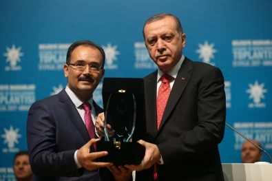 Başkan Cahan, Proje Ödülünü Cumhurbaşkanı Erdoğan'dan Teslim Aldı