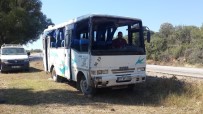 YAŞAR AKTAŞ - Çanakkale'de Minibüs Devrildi Açıklaması 12 Yaralı
