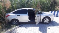 POLİS NOKTASI - Freni Çekilmeyen Otomobil Trafiğe Daldı