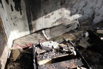 ÇATI KATI - Kocaeli'de Dubleks Evin Çatı Katı Yandı