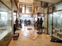 ÖZEL HAREKAT POLİSLERİ - Küçükçekmece'de Kaçak Sigara Operasyonu