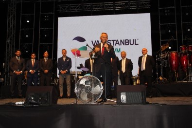 Perakende Sektörü Temsilcileri, İstanbul'da AVM Açılışında Buluştu