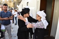 CANER YıLDıZ - Vali Civelek, Zeytinköy'deki Yangınzedeleri Yalnız Bırakmıyor