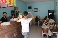 İRANLıLAR - Van'da 70 Santimetre Uzunluğunda Dürüm