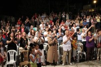 NEŞET ERTAŞ - Bergama'da Kurtuluş Türküleri Yankılandı