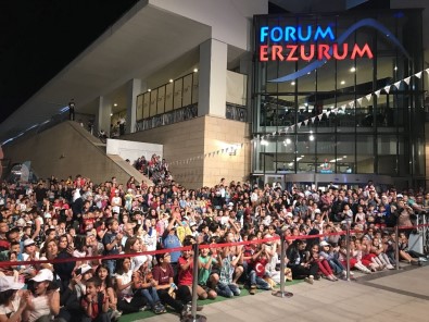 Forum Erzurum'da Düzenlenen Rafadan Tayfa Müzikalinde Çocuklar Çok Eğlendi