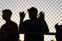 HALIL ÖNER - Taraftardan Eskişehirsporlu Futbolculara Moral