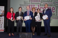 DUBAI - Türk Doktor Singapur'da Diş Hekimliğini Anlattı