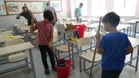 EĞİTİM YILI - Veli, Öğretmen Ve Öğrencilerden Temizlik Seferberliği