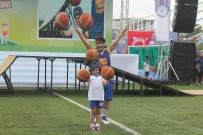 ERSEN MARTIN - Arnavutköy Yaz Spor Okulları Ünlü İsimlerin Katıldığı Törenle Sona Erdi