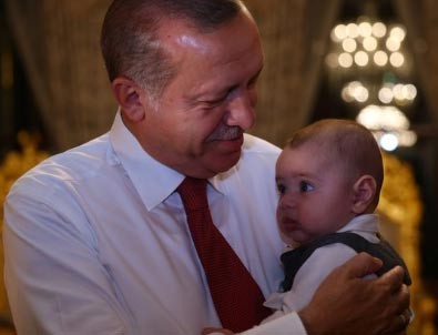 Cumhurbaşkanı Erdoğan'dan 'bebekli' fotoğraf