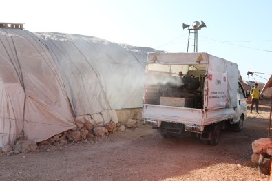 Suriye'deki Kamplar Dezenfekte Edildi