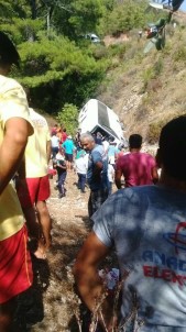 Antalya'da Tur Otobüsü Şarampole Yuvarlandı Açıklaması 2 Ölü
