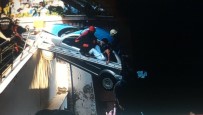 KADIN SÜRÜCÜ - Kadın Sürücünün Otomobili Asılı Kaldı