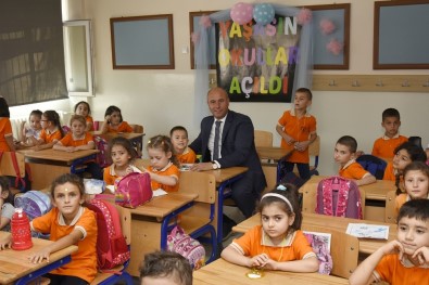 Başkan Togar, Öğrencilerin Okul Heyecanına Ortak Oldu