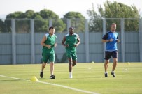 TARSUS İDMAN YURDU - Bursaspor'da Batalla Ve Kembo Takımdan Ayrı Çalıştı