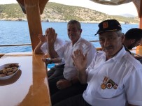 BODRUM KAYMAKAMI - Gazilere Tekne Turu Attırdılar