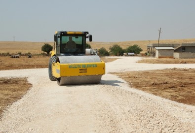 Haliliye Belediyesi Kırsaldaki Yol İhtiyaçlarını Gideriyor