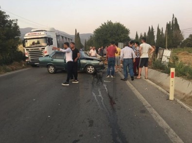 İzmir'de Feci Kaza Açıklaması 4 Yaralı