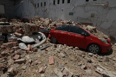 Meksika'da Deprem Açıklaması 42 Ölü