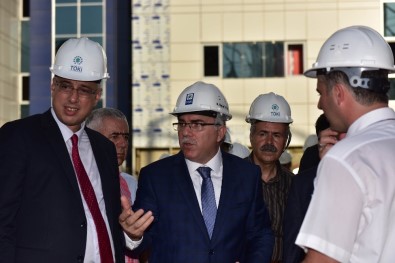 TOKİ Başkanı Ergün, Seyrantepe Ve Sultanbeyli Hastane İnşaatlarını Ziyaret Etti