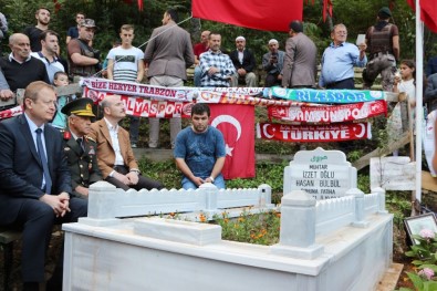 Bakan Soylu'dan Eren Bülbül'ün Mezarına Ziyaret