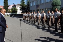 OSMAN ASLAN - Başbakan Yardımcısı Işık, Askerlerle Bayramlaştı