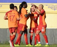 JASON DENAYER - Galatasaray'da yeni transferler sahneye çıktı
